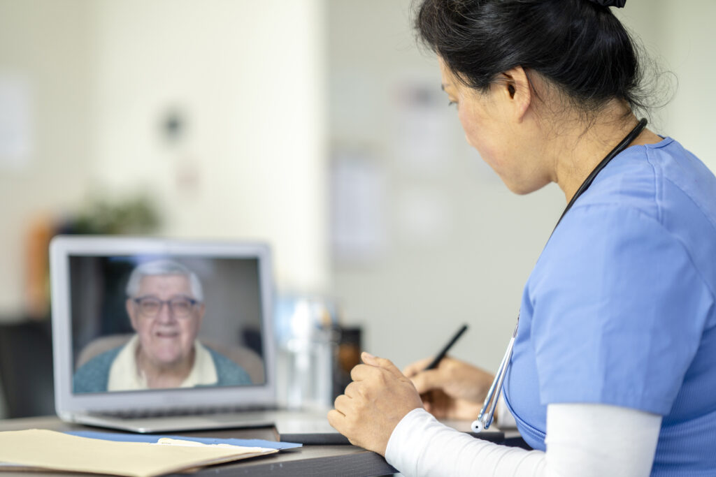 Telepflege  Die Zukunft der ambulanten Pflege Arztkonsultation